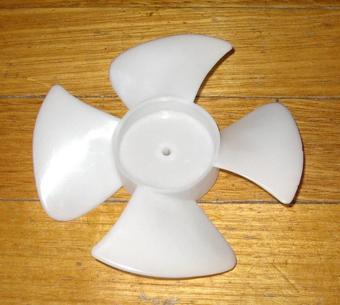 13cm Plastic CW Condensor Fan 4.5mm Mounting & 4 Blades - Part # RF070H