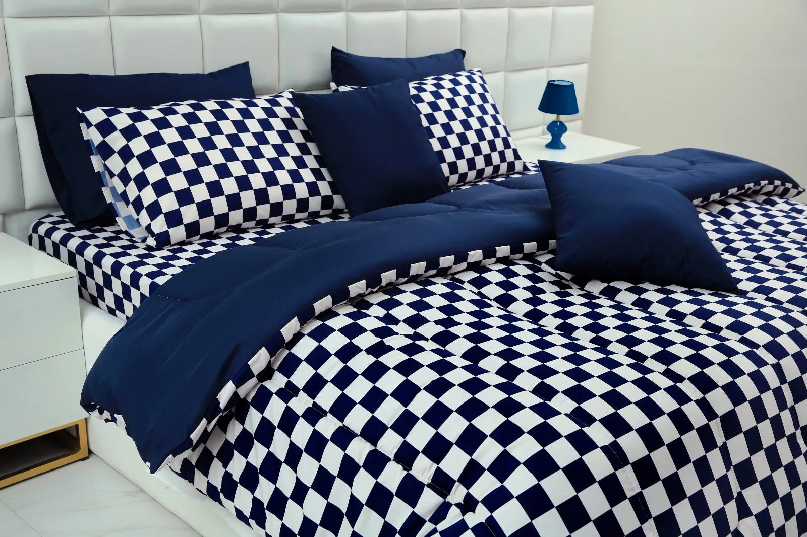 8 PCs Winter Comforter Set-Blue Chess