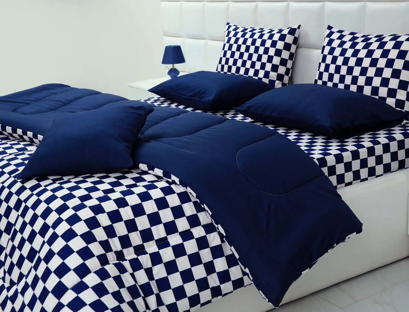 8 PCs Winter Comforter Set-Blue Chess