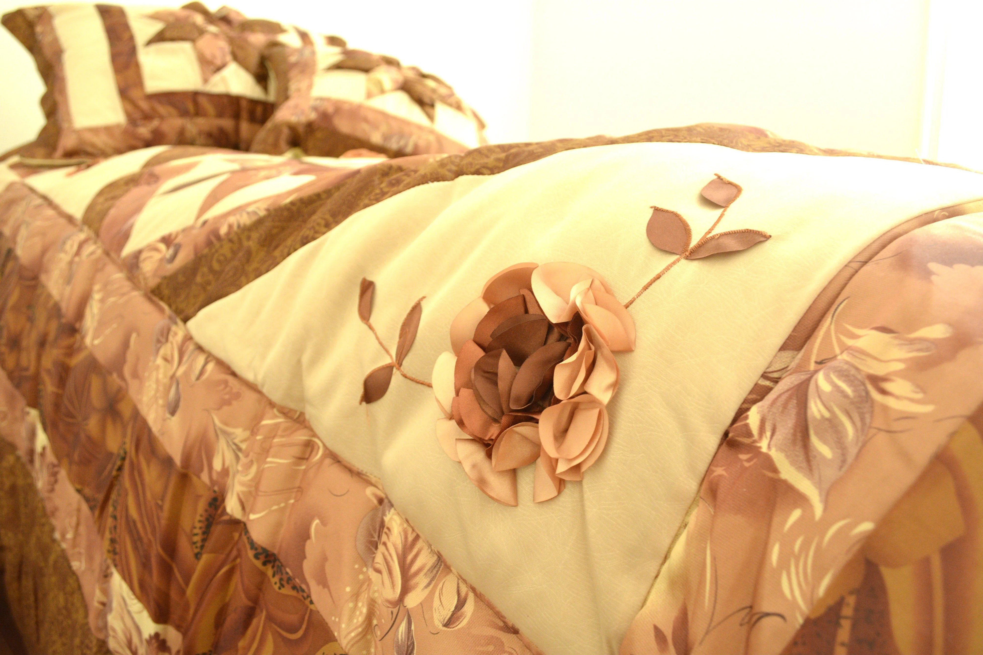 DaDa Bedding Diamond of Night Brown Beige Floral Stars Ruffles Comforter Set (BM915L)