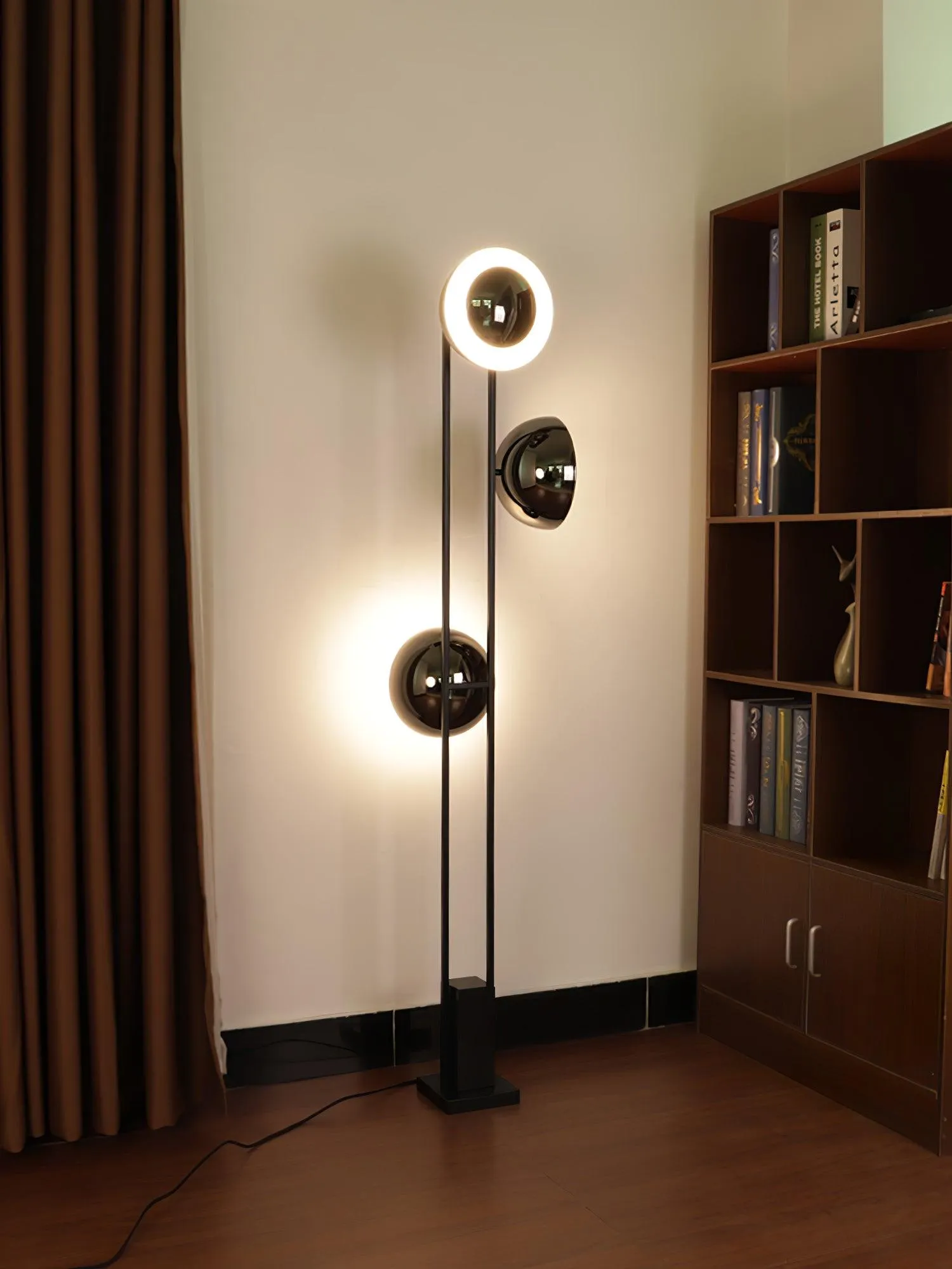 O3 Floor Lamp