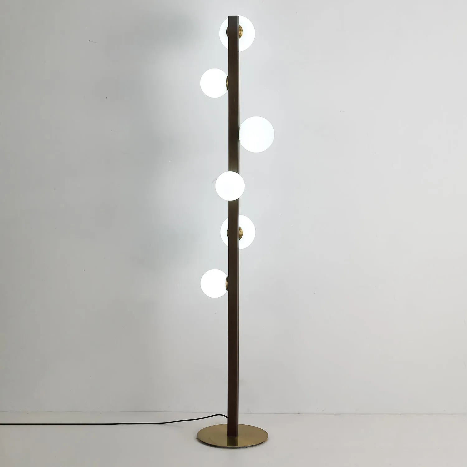 Planeta Wood Floor Lamp