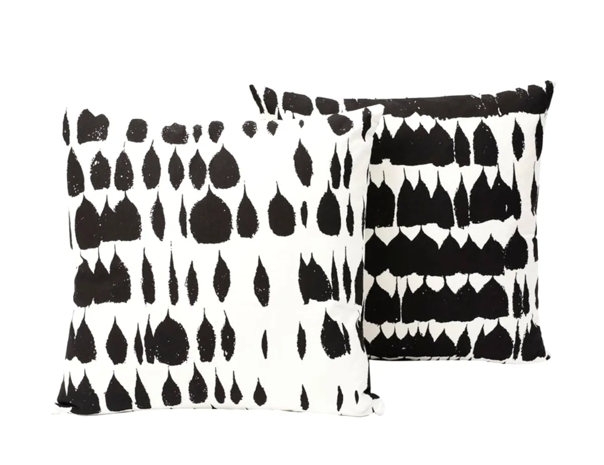 Queen of Spain: An Abstract Black and White Linen Pillow Cover