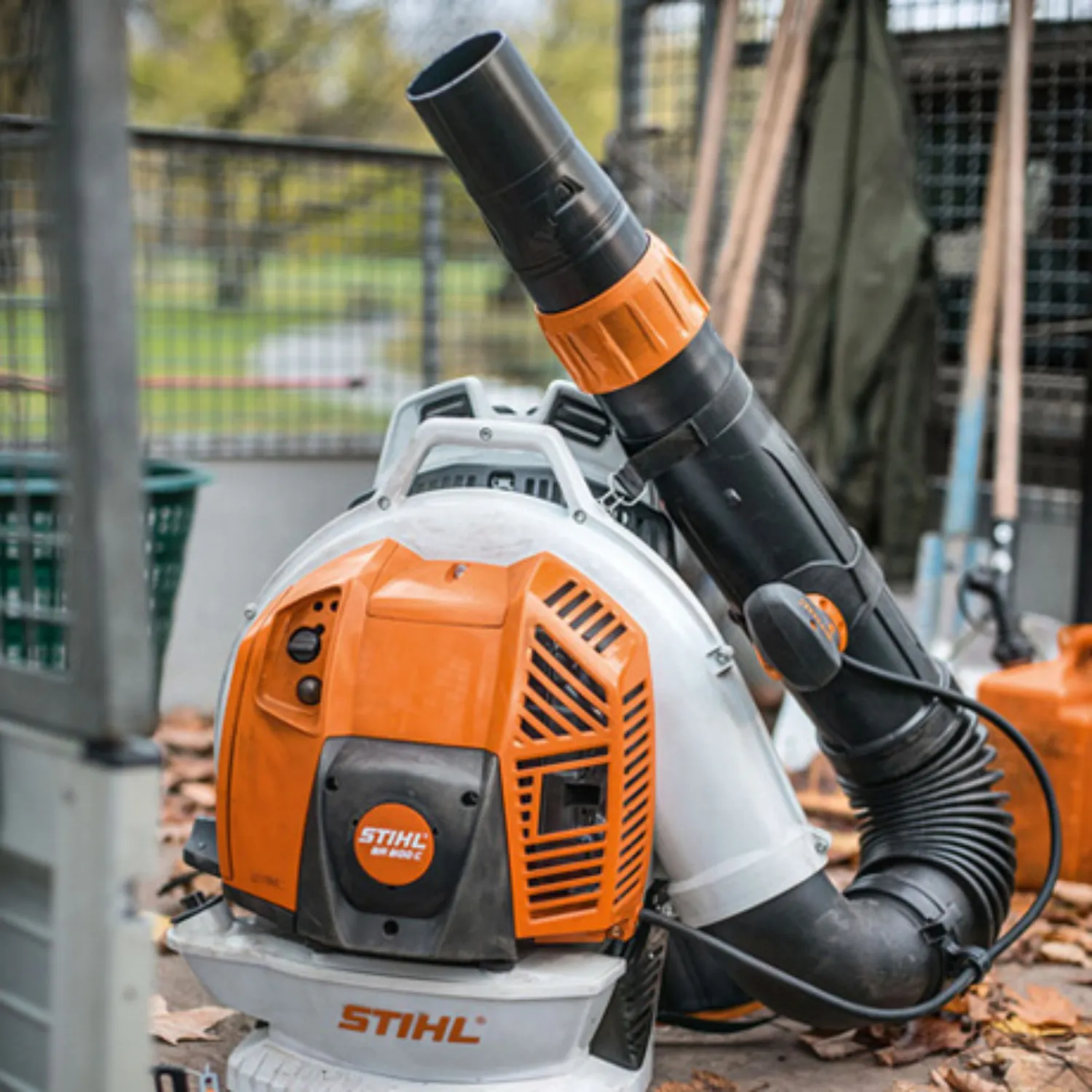 STIHL BR 800 C-E MAGNUM Gas Powered Backpack Blower