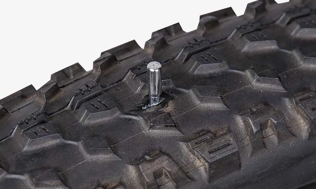 Topeak Tubi 18 Tubeless Tyre Bicycle Multi-Tool inc.Tyre Plugs: 3 Colour Options